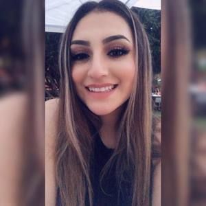 Meet your Posher, Alejandra